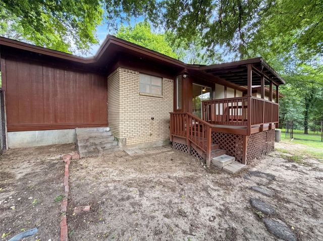 202 Vanshire Road W, Lakeside, TX 76108