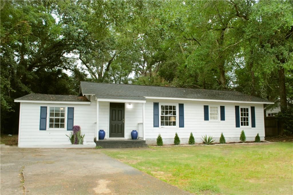 2753 Dauphin Street, Mobile, AL 36606
