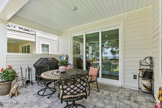 381 OAKMOSS Drive, St. Johns, FL 32259