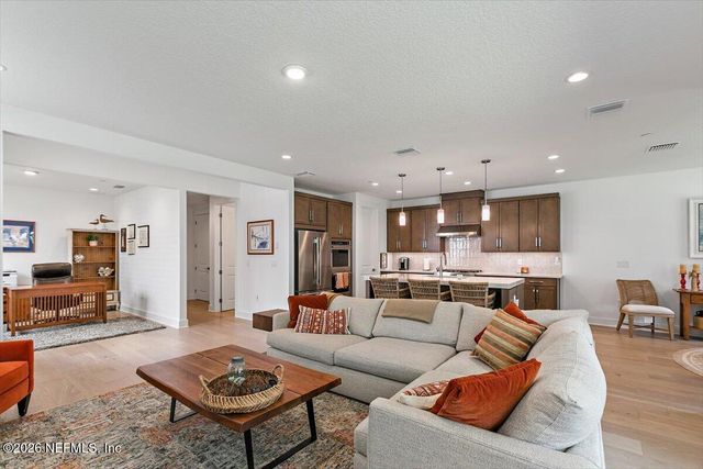 381 OAKMOSS Drive, St. Johns, FL 32259