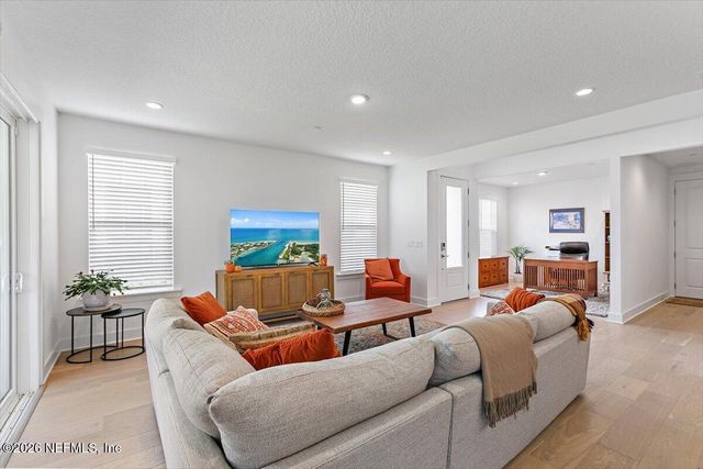 381 OAKMOSS Drive, St. Johns, FL 32259