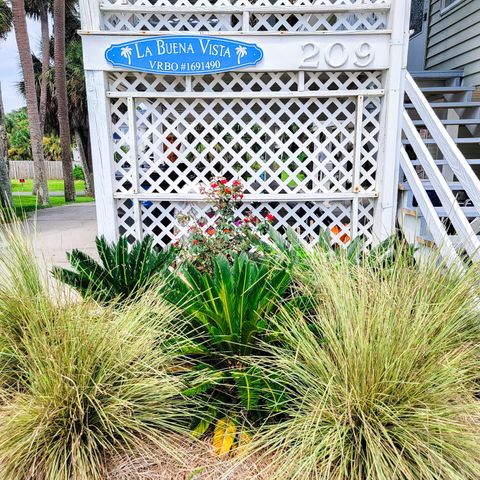 209 Palmetto Boulevard, Edisto Beach, SC 29438