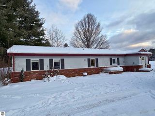 385 W Sleights Road, Traverse City, MI 49696