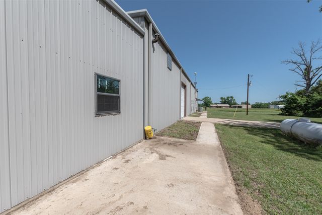 129 County Road 2222, Emory, TX 75440