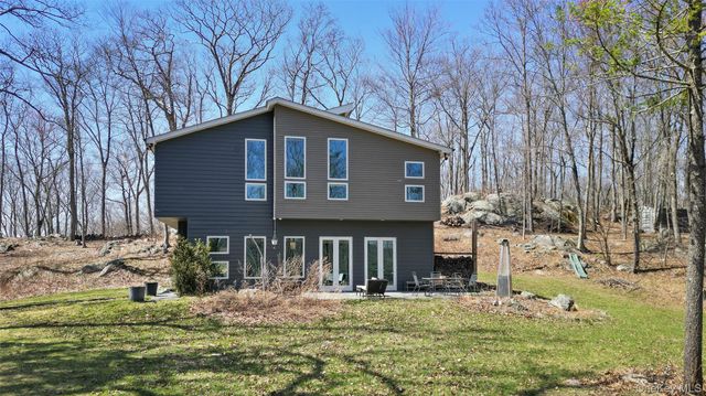 490 Pudding Street, Carmel, NY 10512