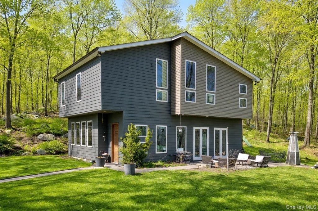 490 Pudding Street, Carmel, NY 10512