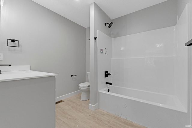 5962 N Clinton Street, Fort Wayne, IN 46825