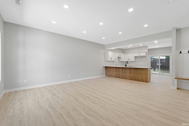 5962 N Clinton Street, Fort Wayne, IN 46825