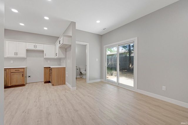 5962 N Clinton Street, Fort Wayne, IN 46825