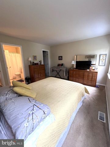 22 DERBY RD, Swedesboro, NJ 08085