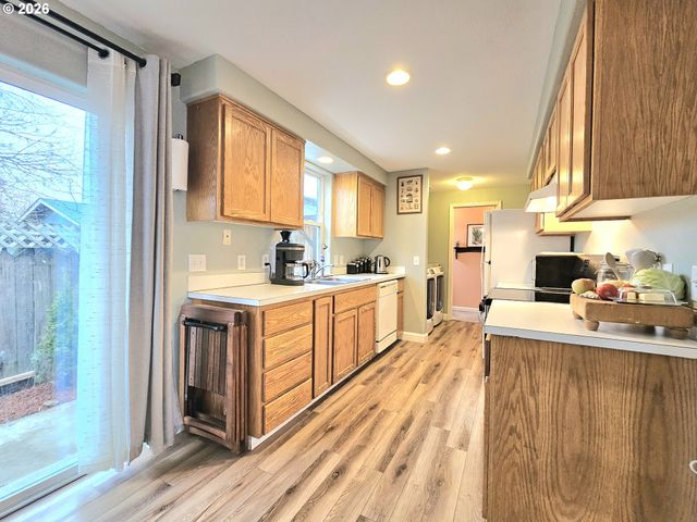 4467 FERGUS Ave, Eugene, OR 97402