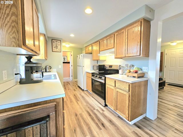 4467 FERGUS Ave, Eugene, OR 97402