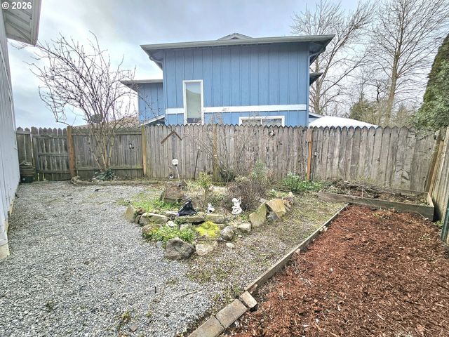 4467 FERGUS Ave, Eugene, OR 97402