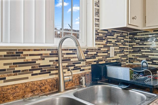 1053 Westward Way, Sacramento, CA 95833