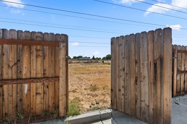 1053 Westward Way, Sacramento, CA 95833