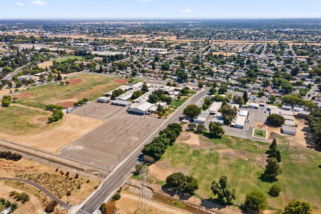 1053 Westward Way, Sacramento, CA 95833