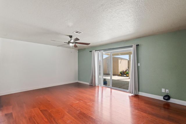 1053 Westward Way, Sacramento, CA 95833