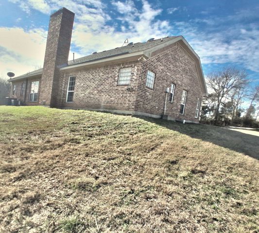 301 County Road 5066, Leonard, TX 75452