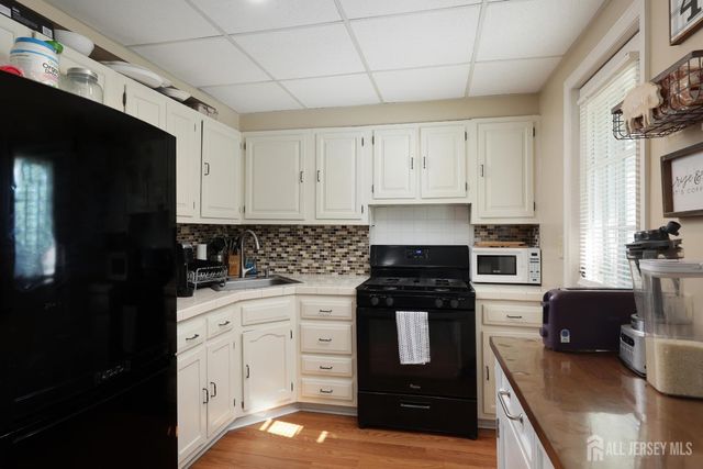 661 Leone Street, Woodbridge Proper, NJ 07095