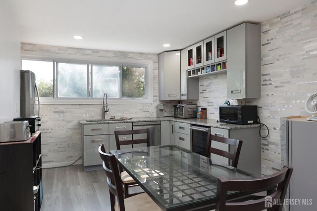 661 Leone Street, Woodbridge Proper, NJ 07095