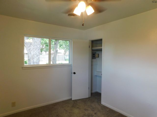804 CHESTNUT STREET, Burkburnett, TX 76354