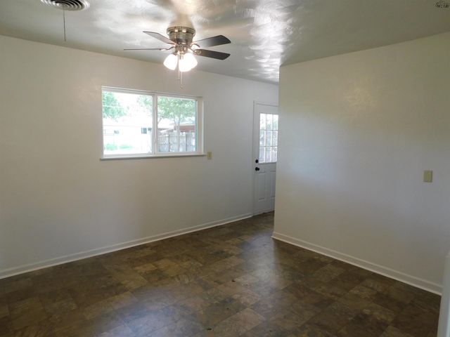 804 CHESTNUT STREET, Burkburnett, TX 76354