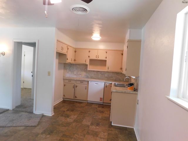 804 CHESTNUT STREET, Burkburnett, TX 76354