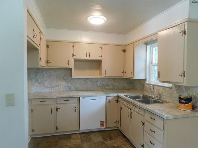804 CHESTNUT STREET, Burkburnett, TX 76354