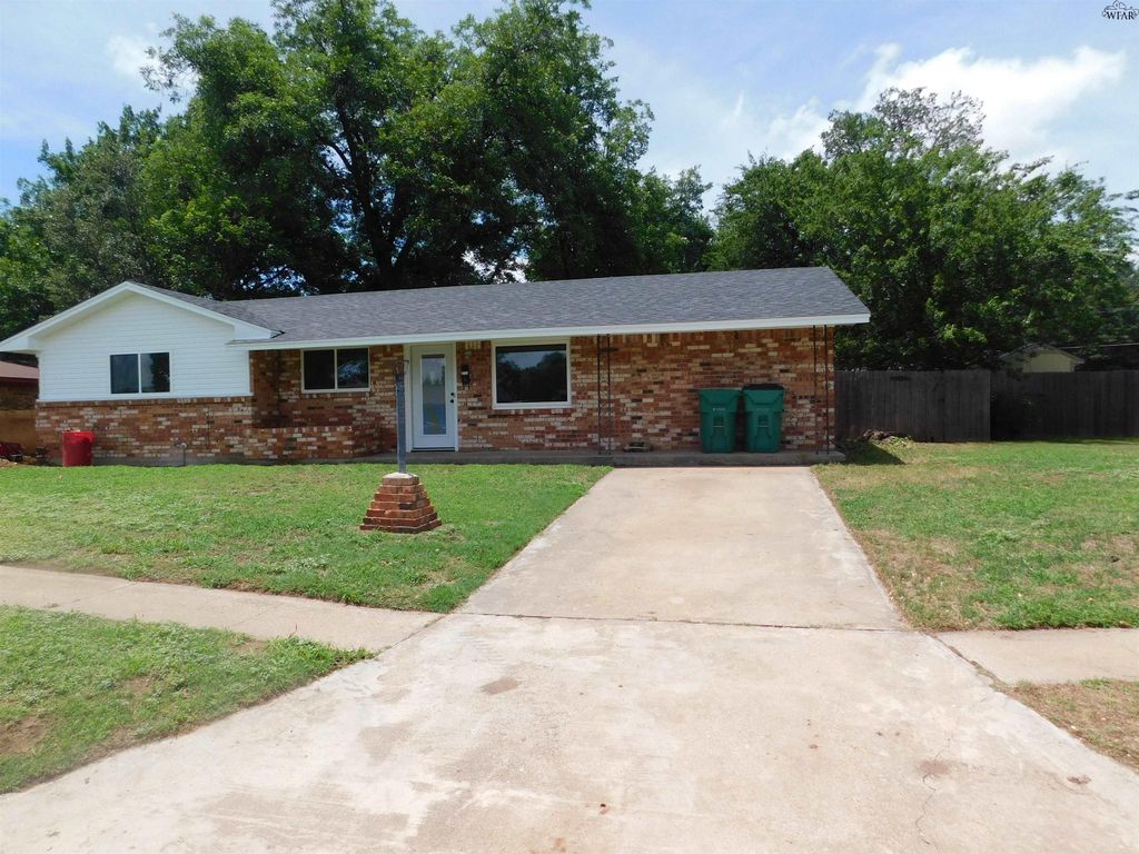 804 CHESTNUT STREET, Burkburnett, TX 76354