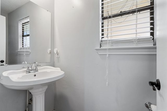 2220 Cedar Circle, Carrollton, TX 75006