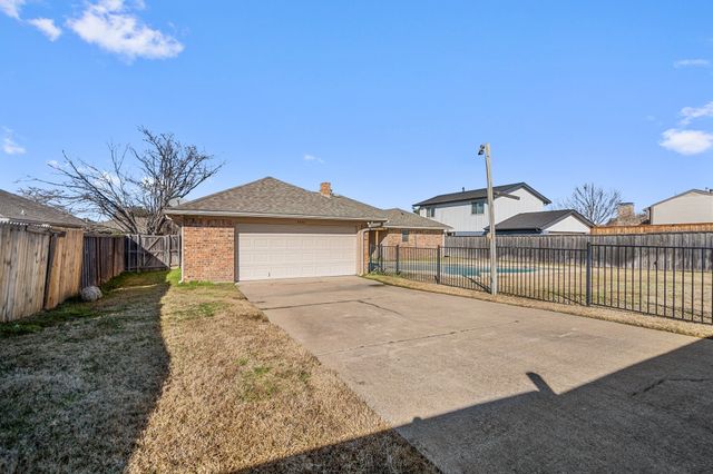 2220 Cedar Circle, Carrollton, TX 75006