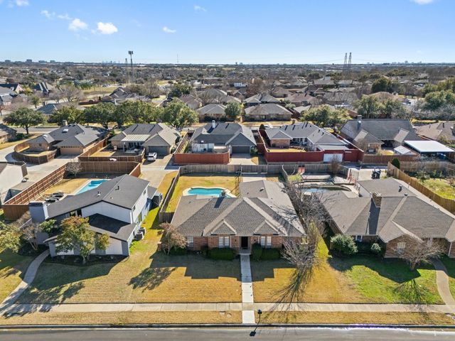 2220 Cedar Circle, Carrollton, TX 75006