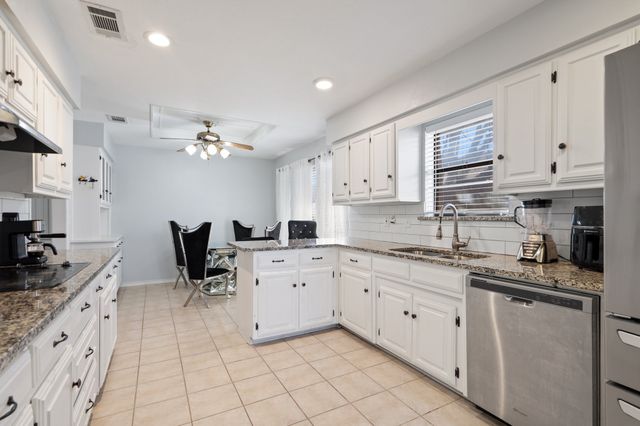2220 Cedar Circle, Carrollton, TX 75006