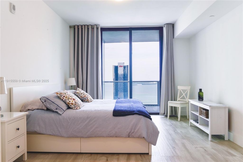 1010 Brickell Ave 3002, Miami, FL 33131