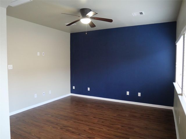 1739 Nichole Woods Drive, Houston, TX 77047