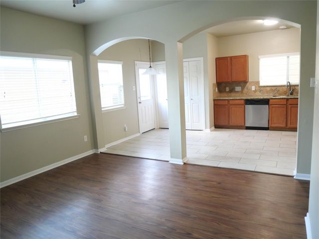 1739 Nichole Woods Drive, Houston, TX 77047