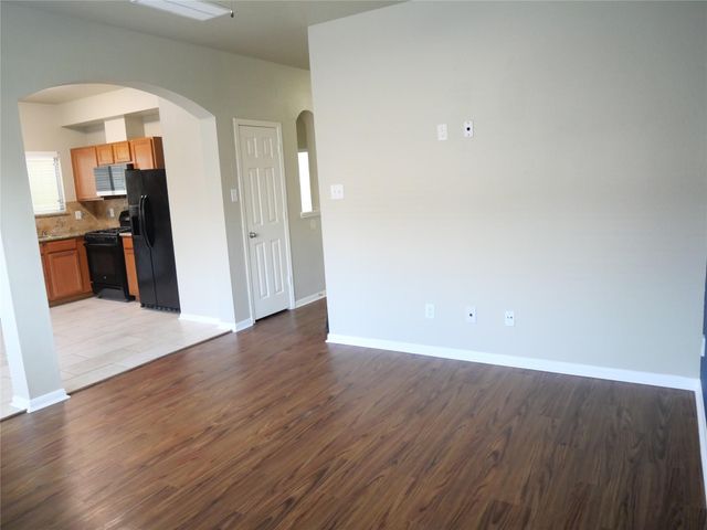 1739 Nichole Woods Drive, Houston, TX 77047