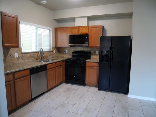 1739 Nichole Woods Drive, Houston, TX 77047