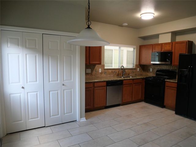 1739 Nichole Woods Drive, Houston, TX 77047