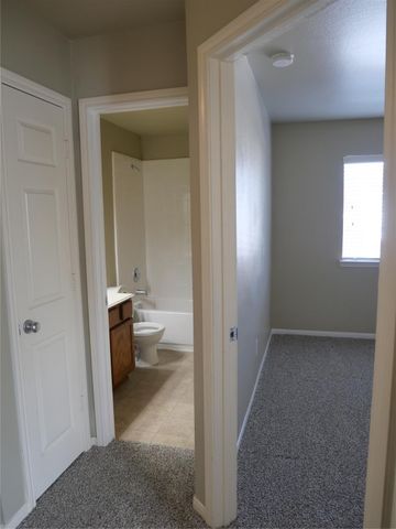 1739 Nichole Woods Drive, Houston, TX 77047