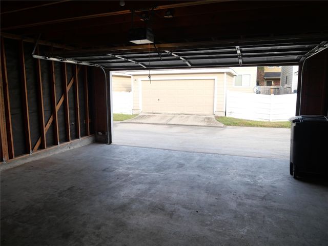 1739 Nichole Woods Drive, Houston, TX 77047