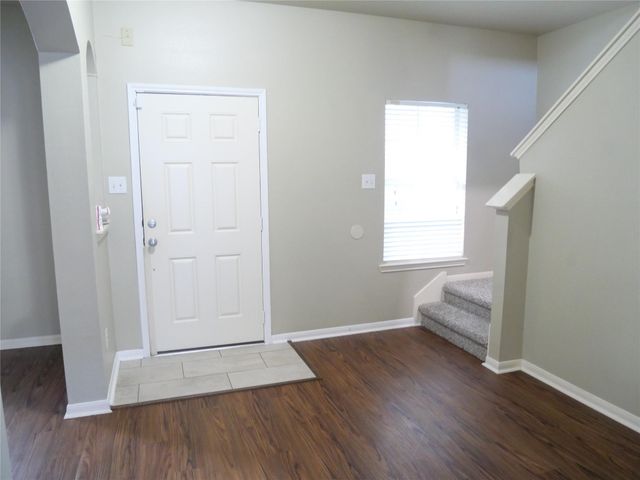 1739 Nichole Woods Drive, Houston, TX 77047