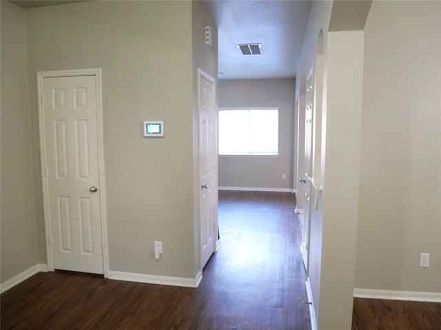 1739 Nichole Woods Drive, Houston, TX 77047