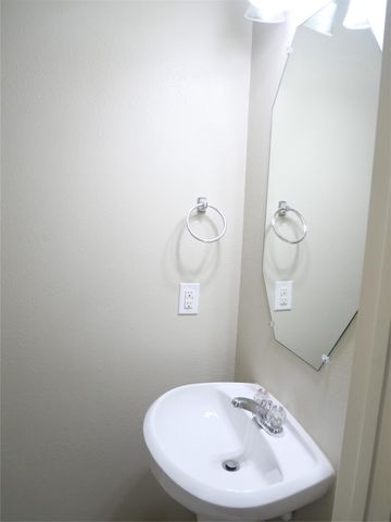 1739 Nichole Woods Drive, Houston, TX 77047