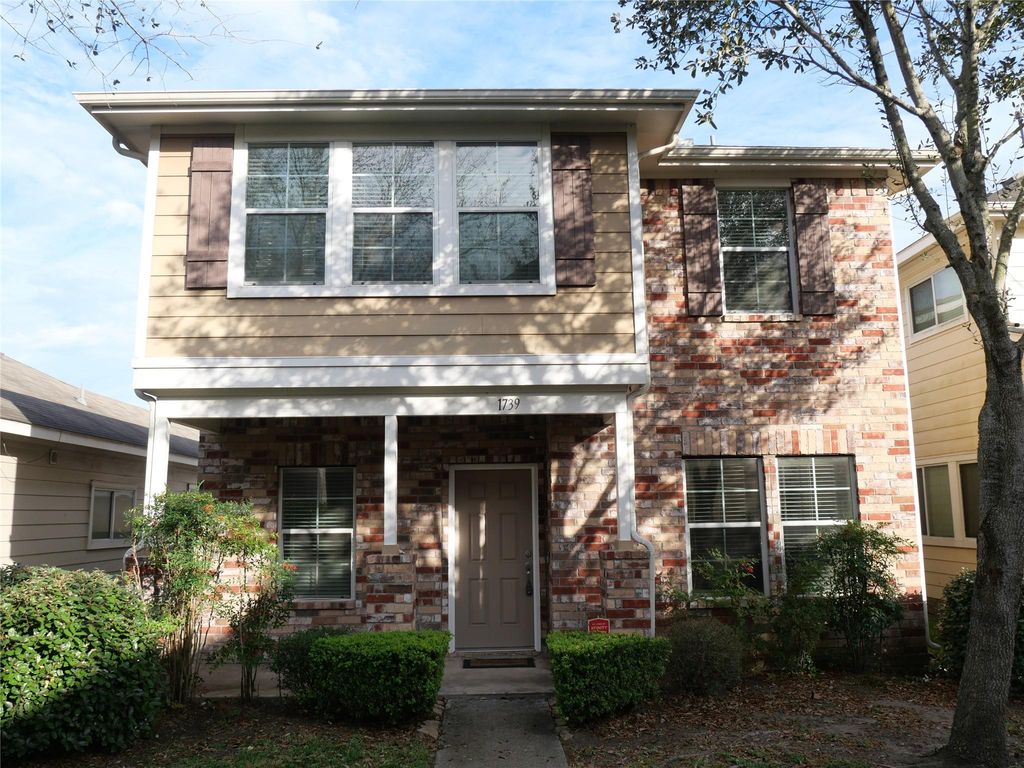 1739 Nichole Woods Drive, Houston, TX 77047