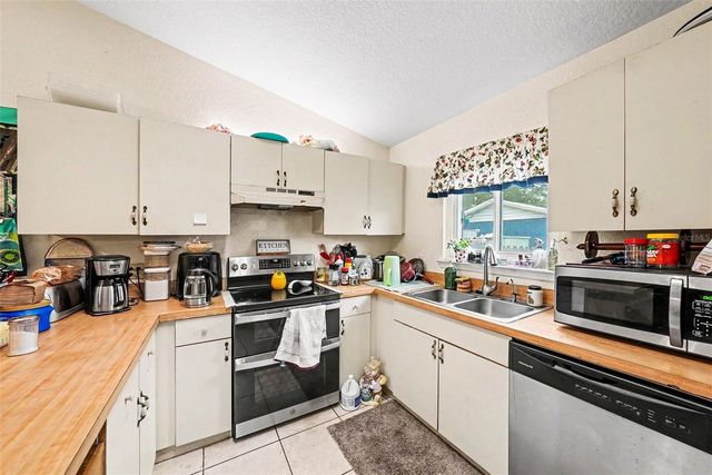 5560 76TH AVENUE N, Pinellas Park, FL 33781