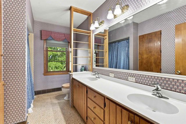 1117 BALDWIN AVENUE, Oshkosh, WI 54901
