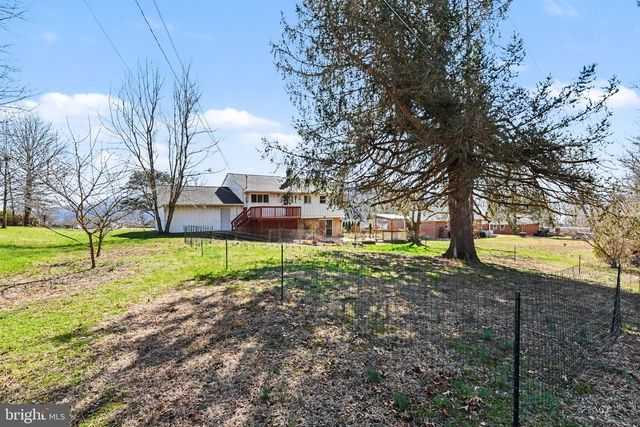 40 JEFFERSON ST, Duncannon, PA 17020