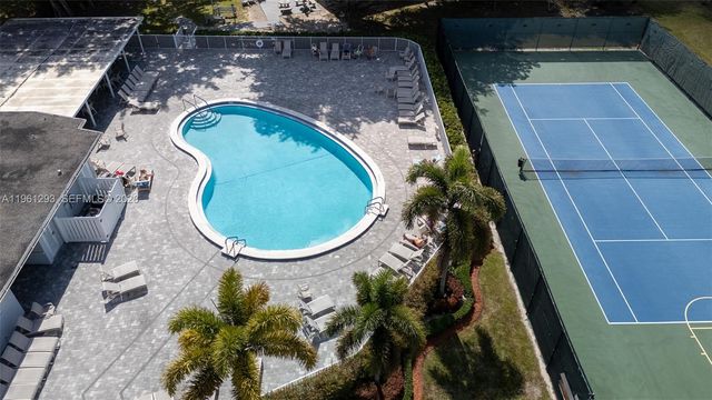 2051 N Newport N 2051, Deerfield Beach, FL 33442