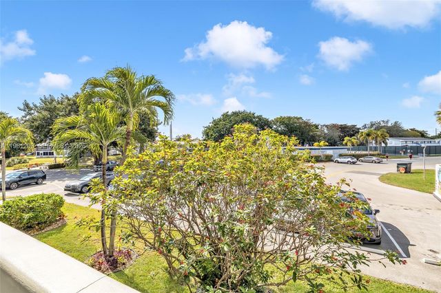 2051 N Newport N 2051, Deerfield Beach, FL 33442